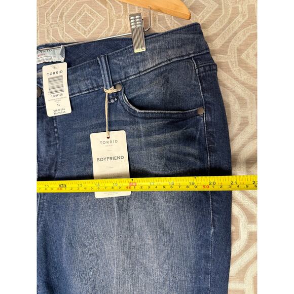 Torrid Jeans Womens 16R Boyfriend Distressed Mid Rise Medium Wash Stretch Denim - Picture 4 of 8